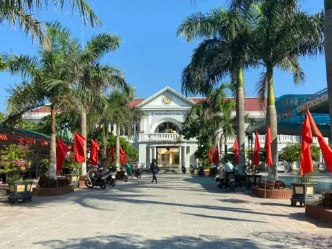 Quảng Bình: Sau hành động "lạ" của nữ hiệu trưởng, Ủy ban kiểm tra huyện sẽ vào cuộc