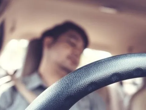 Chuyên gia phân tích mối nguy hiểm khi bật điều hòa ngủ trong ô tô