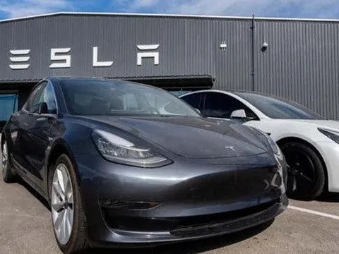Elon Musk 'tri ân' sau chuyến thăm Trung Quốc: giảm 1000 USD nếu giới thiệu thành công người thân, bạn bè mua xe Tesla