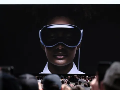 Apple ra mắt kính thực tế ảo Vision Pro: Thiết kế tương lai, bỏ xa các đối thủ về công nghệ, giá tại Việt Nam có thể gần 100 triệu