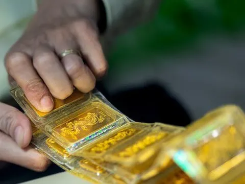 Vì sao không nên mua vàng lúc này?
