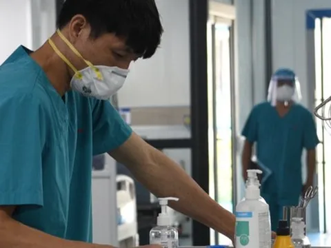 Dịch COVID-19 hôm nay: Ca mắc giảm, bệnh nhân nặng tăng