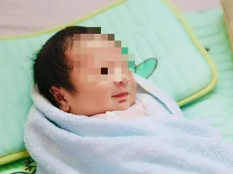 Thai phụ phải mổ 2 lần, em bé mới chui ra khỏi bụng mẹ