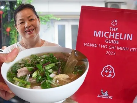Buổi sáng đầu tiên tại 4 hàng phở ở Hà Nội ngay sau khi được Michelin vinh danh