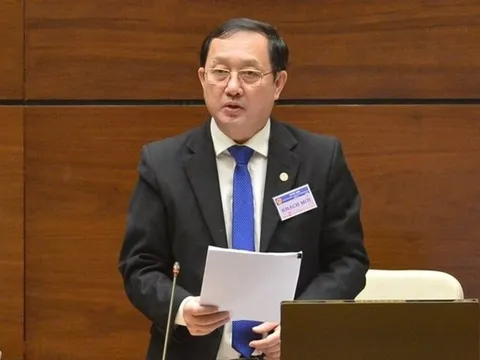 Bộ trưởng Huỳnh Thành Đạt lần đầu "đăng đàn" trả lời chất vấn