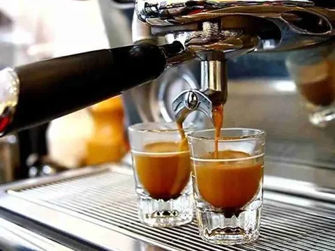 Hiện tượng thời tiết cực đoan khiến những ly cà phê rẻ nhất cũng đang tăng giá