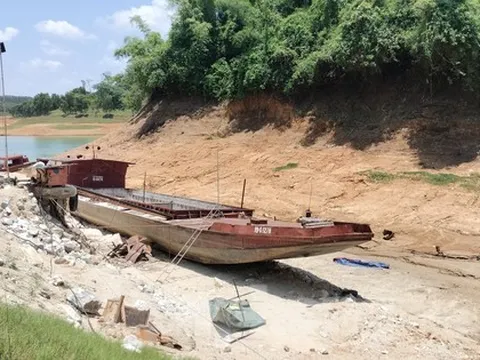 Hồ Thác Bà cạn kỷ lục, ảnh hưởng nhiều hoạt động