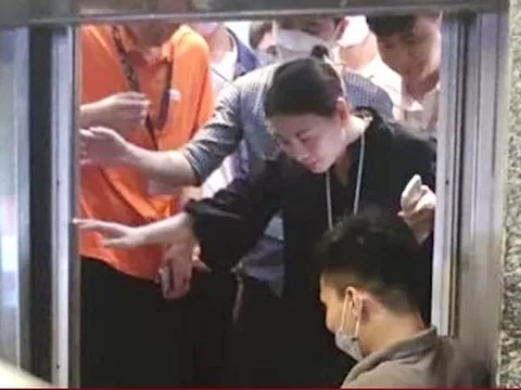 Hà Nội: Thang máy toà nhà Keangnam dừng đột ngột, nhiều người mắc kẹt