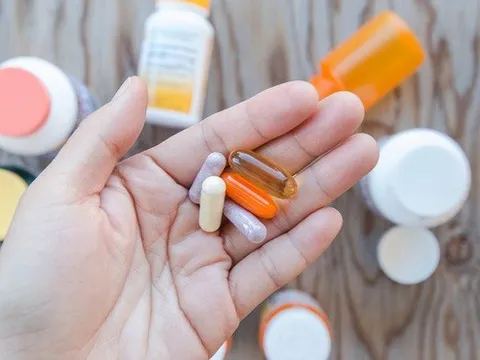 Bác sĩ nói gì về quảng cáo công dụng 'thần kỳ' của viên uống chống nắng?