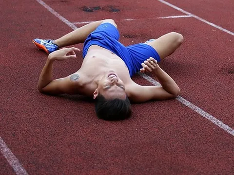 Sau khi chạy bộ 5km dưới trời nắng, nam thanh niên rơi vào hôn mê