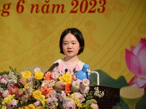 Bí thư Thanh Hóa chỉ đạo tuyển dụng đặc cách cô giáo "chim cánh cụt"