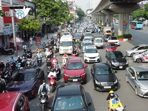 Ùn ứ trong ngày đầu dựng rào thi công trên đường Nguyễn Trãi