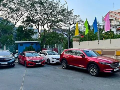 Cho thuê xe tự lái sôi động trở lại
