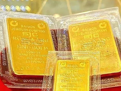 Giá vàng Việt Nam đứng im vẫn cao hơn thế giới 13 triệu đồng/lượng