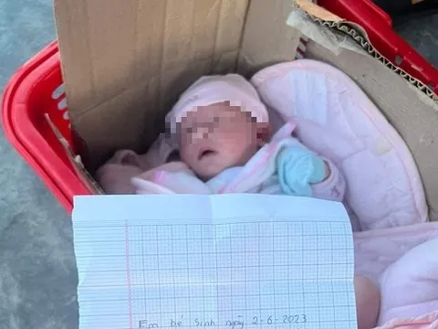 Bỏ rơi con kèm lời nhắn nhờ nuôi, cho ăn học đầy đủ