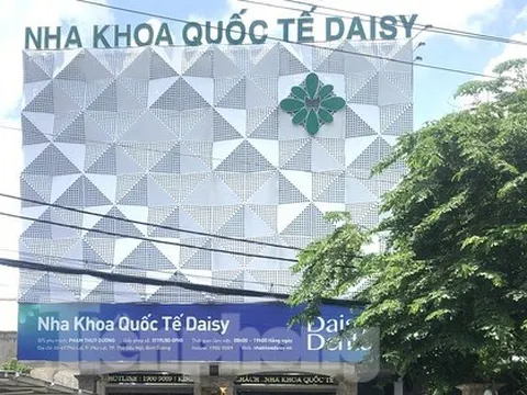 Vụ nha khoa ở Bình Dương ‘phá’ 15 cái răng của nữ khách hàng: Bị đình chỉ vẫn hoạt động