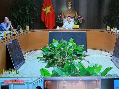 Cấp bách giải quyết việc thiếu vắc-xin tiêm miễn phí cho trẻ