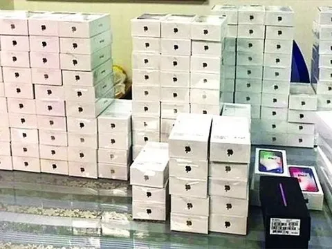Đấu giá hàng loạt iPhone giá từ 500.000 đồng/chiếc, ô tô Lexus giá từ 450 triệu