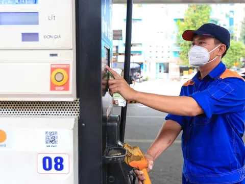 Thông tin mới nhất về việc điều chỉnh giá bán lẻ xăng dầu từ 15h chiều nay