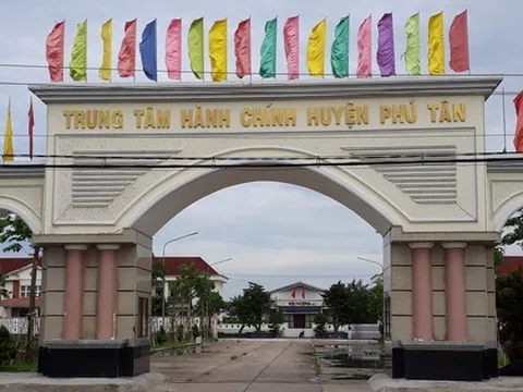 Chủ tịch huyện ở Cà Mau xin nghỉ hưu trước tuổi
