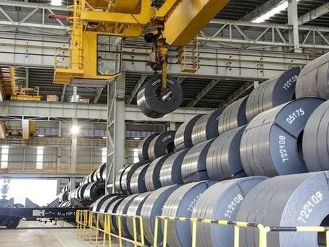 Giá thép xây dựng trong nước tiếp tục "dò đáy"