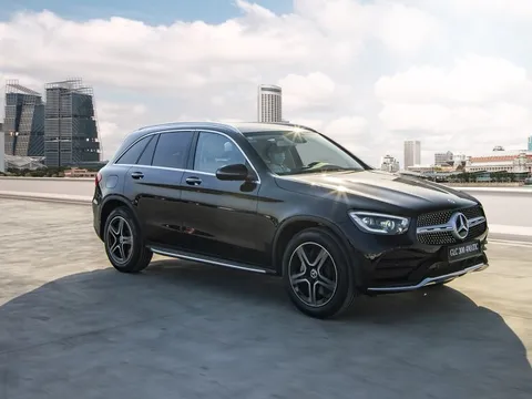 Dọn kho đón phiên bản mới, Mercedes GLC 2022 được giảm 500 triệu đồng