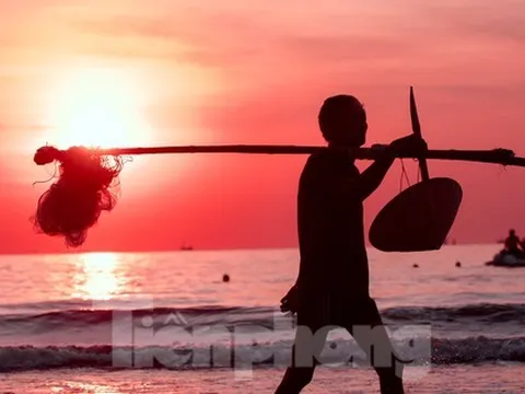 Ngắm bình minh đẹp nao lòng ở bãi biển Cửa Lò