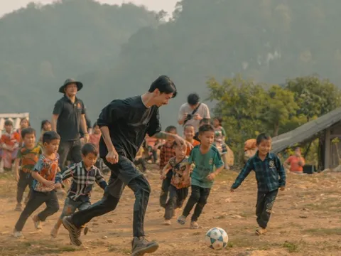 Thật như Đen Vâu: Lần đầu tiên công khai doanh thu từ YouTube cho MV 18 triệu view 'Nấu Ăn Cho Em', ghi điểm tuyệt đối với fan khi đem hết đi nuôi cơm, xây trường cho trẻ em vùng cao