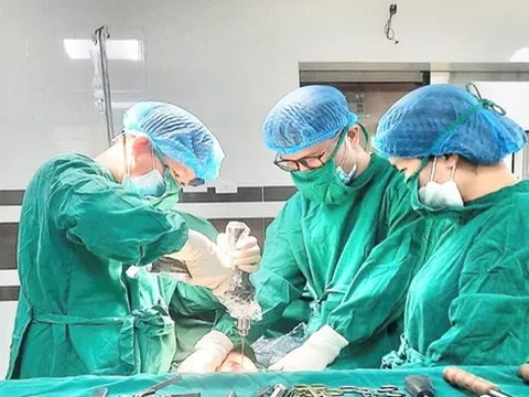 Cẩn trọng khi điều trị gãy xương bằng thuốc nam