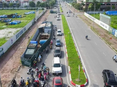 Hàng loạt lô cốt án ngữ trên nhiều tuyến đường gây ùn tắc