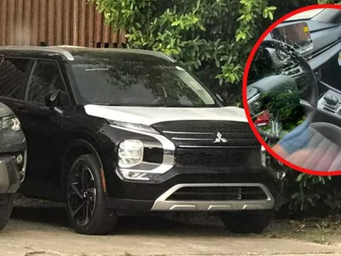 Mitsubishi Outlander 2023 mới về Việt Nam lộ nội thất với vài chi tiết cơ học, ngoại thất như bản cao cấp