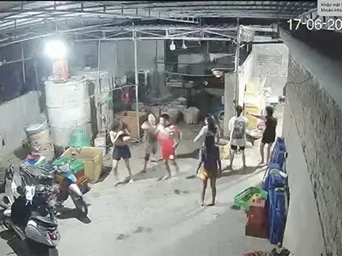 Nam thanh niên xông vào nhà đánh tới tấp, làm tuột áo thiếu nữ 16 tuổi