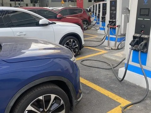 Sử dụng ôtô điện VinFast bị lỗi sẽ được đền tiền