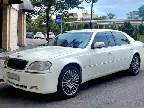 Bán limousine Hàn Quốc hàng hiếm giá 550 triệu, người bán chia sẻ: ‘Tặng thêm 1 xe để thay phụ tùng’