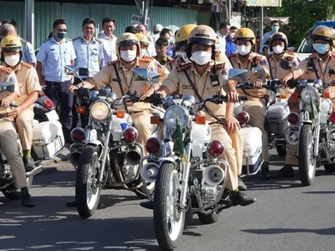 TP HCM: Đồng loạt xử lý vi phạm vỉa hè, lòng đường ở quận 7