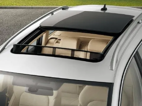 Cửa sổ trời xe ô tô có tác dụng gì?
