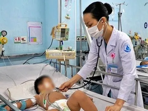 Dịch bệnh tay chân miệng phức tạp, bệnh viện lo thiếu thuốc điều trị