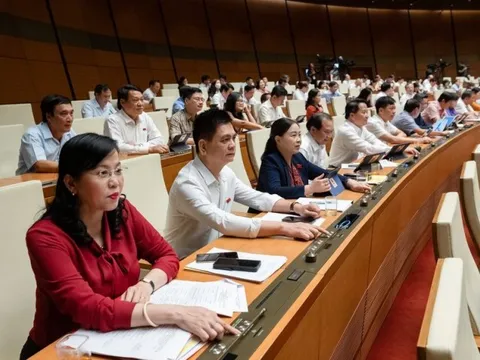 Quốc hội thông qua Luật Bảo vệ quyền lợi người tiêu dùng (sửa đổi)