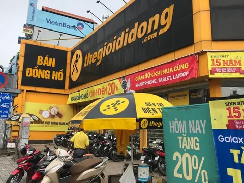 Bằng chiến lược 'độc quyền', Thế Giới Di Động bắt đầu 'bóp nghẹt' thị trường bán lẻ di động?