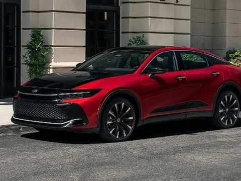 Tương lai của 'xe Chủ tịch' là đây: Toyota Crown điện có thể thừa sức đi Hà Nội - Nha Trang sau một lần sạc