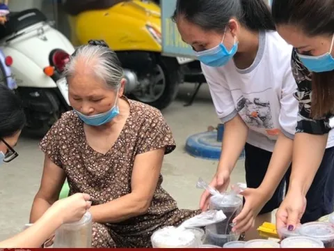 Mâm cúng ngày Tết Đoan Ngọ giá 3 triệu đồng vẫn đắt khách