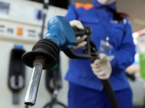 Giá xăng giữ nguyên lần thứ 2 liên tiếp