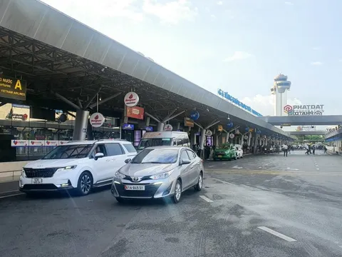 Nóng: Tạm dừng hoạt động 2 hãng taxi ở sân bay Tân Sơn Nhất sau vụ tố gian lận cước