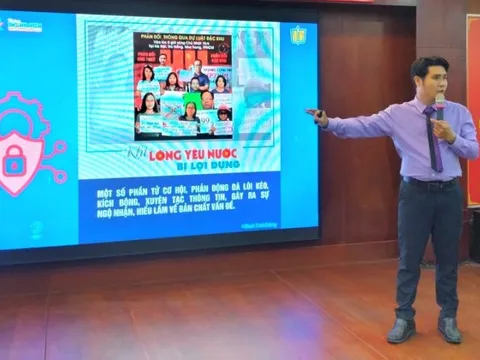 Xây dựng lực lượng đấu tranh phản bác