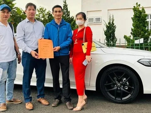 Vụ đại lý bán Civic bị sơn lại: Khách hàng đã nhận xe mới, hãng chịu toàn bộ chi phí lăn bánh