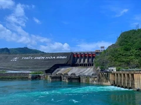 Mực nước hồ thấp, khi nào các nhà máy thủy điện hết cảnh phát điện cầm chừng?