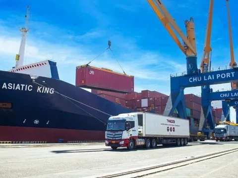 Tặng bằng khen cho 20 doanh nghiệp, cá nhân về thành tích nộp thuế