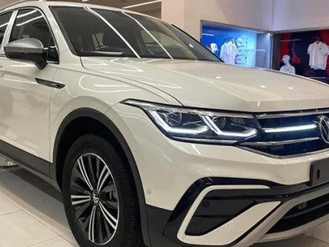 VW Tiguan 2023 giảm giá kỷ lục còn hơn 1,6 tỷ tại đại lý, rẻ gần ngang Kia Sorento