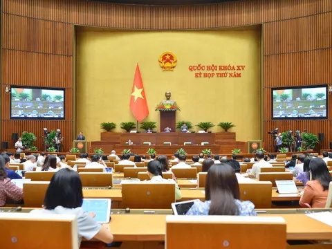 Quốc hội bỏ đề xuất không lấy phiếu tín nhiệm với lãnh đạo nghỉ chữa bệnh hiểm nghèo