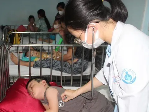 Nguy cơ bùng phát dịch tay chân miệng: TPHCM khẩn cấp ứng phó